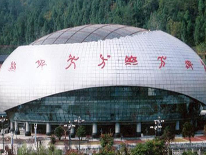 太仓体育中心球形网架加工安装